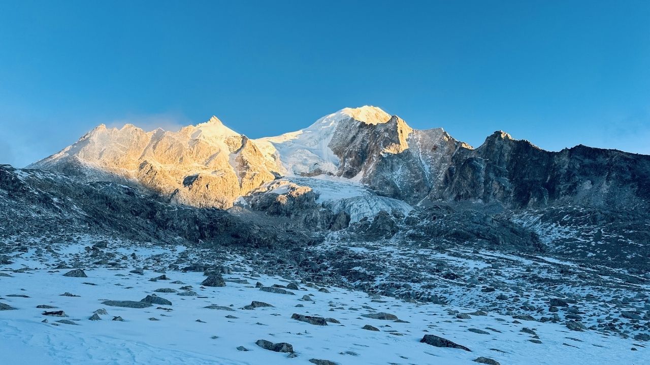 Manaslu Circuit Trek
